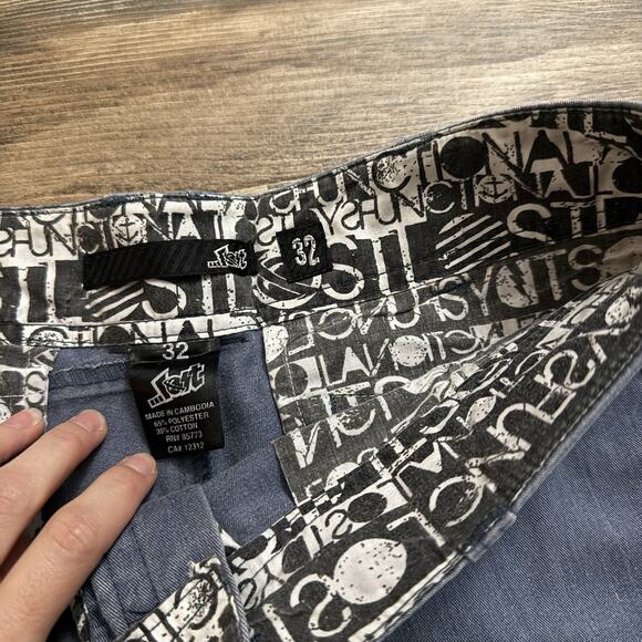 LOST Enterprises Mens Shorts Blue with Graphic Lining Skater Surf Y2K Size 32 - Picture 3 of 11